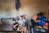 Hitno im je potrebna pomoć: Marinkovići sa petoro dece žive kod Skoplja u osam kvadrata (FOTO)