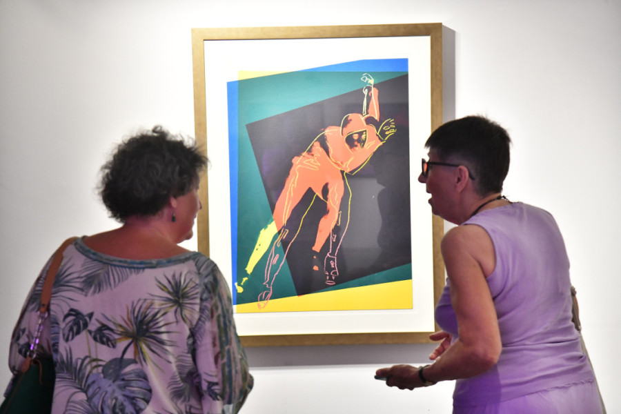 Čuveni portret Merilin Monro, limenke "Kembel" supe i legendarni "Klizač" iz Sarajeva: Otvorena izložba "Sve boje Vorhola" (FOTO)