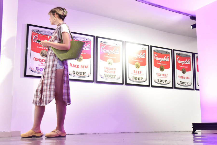 Čuveni portret Merilin Monro, limenke "Kembel" supe i legendarni "Klizač" iz Sarajeva: Otvorena izložba "Sve boje Vorhola" (FOTO)