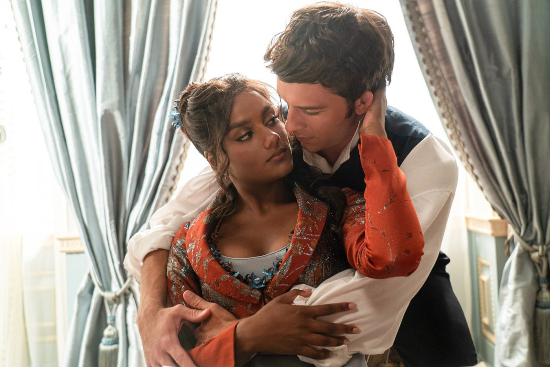 Svi žele da snimaju scene seksa u "Bridžertonu": Kreatori serije zatrpani vrelim video-snimcima (FOTO/VIDEO)