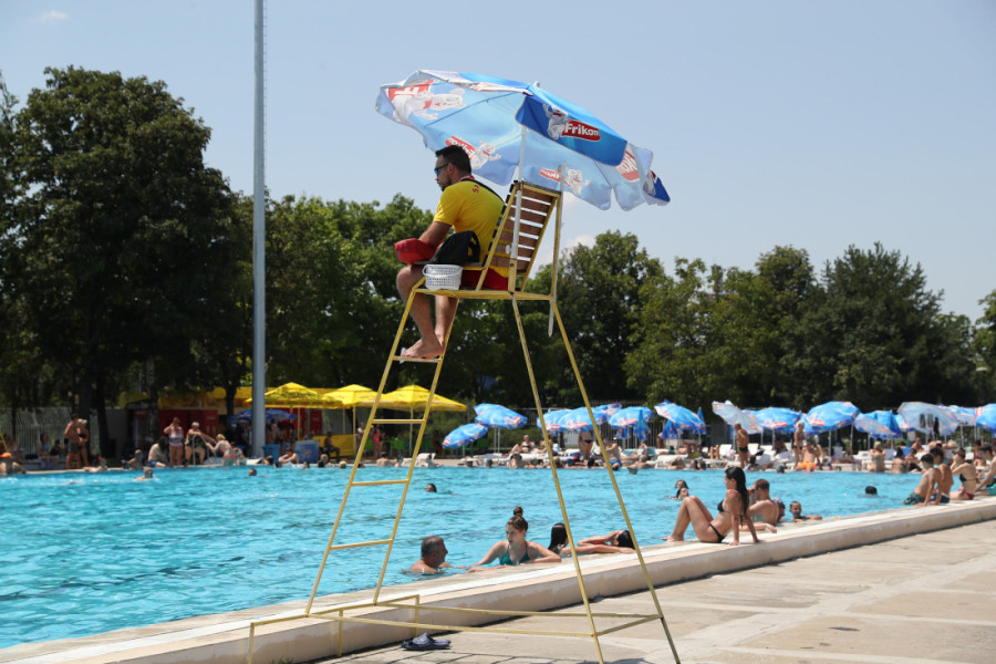 Beg od tropskih vrućina i užarenog betona: Gde se rashladiti u Beogradu i koliko košta ulaz na gradske bazene (FOTO)