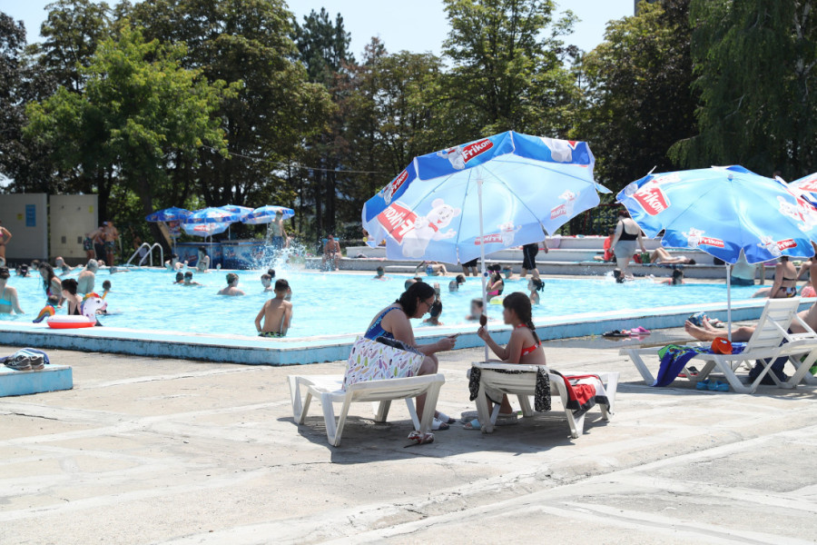 Beg od tropskih vrućina i užarenog betona: Gde se rashladiti u Beogradu i koliko košta ulaz na gradske bazene (FOTO)