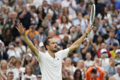 Šok! Ispao prvi nosilac Vimbldona! Rus u pet setova izbacio najuspešnijeg tenisera godine!