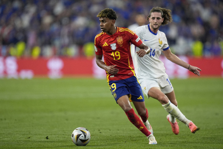 Španija ide po evropski tron! Deca očerupala petlove – Mbape se vraća kući! (VIDEO)