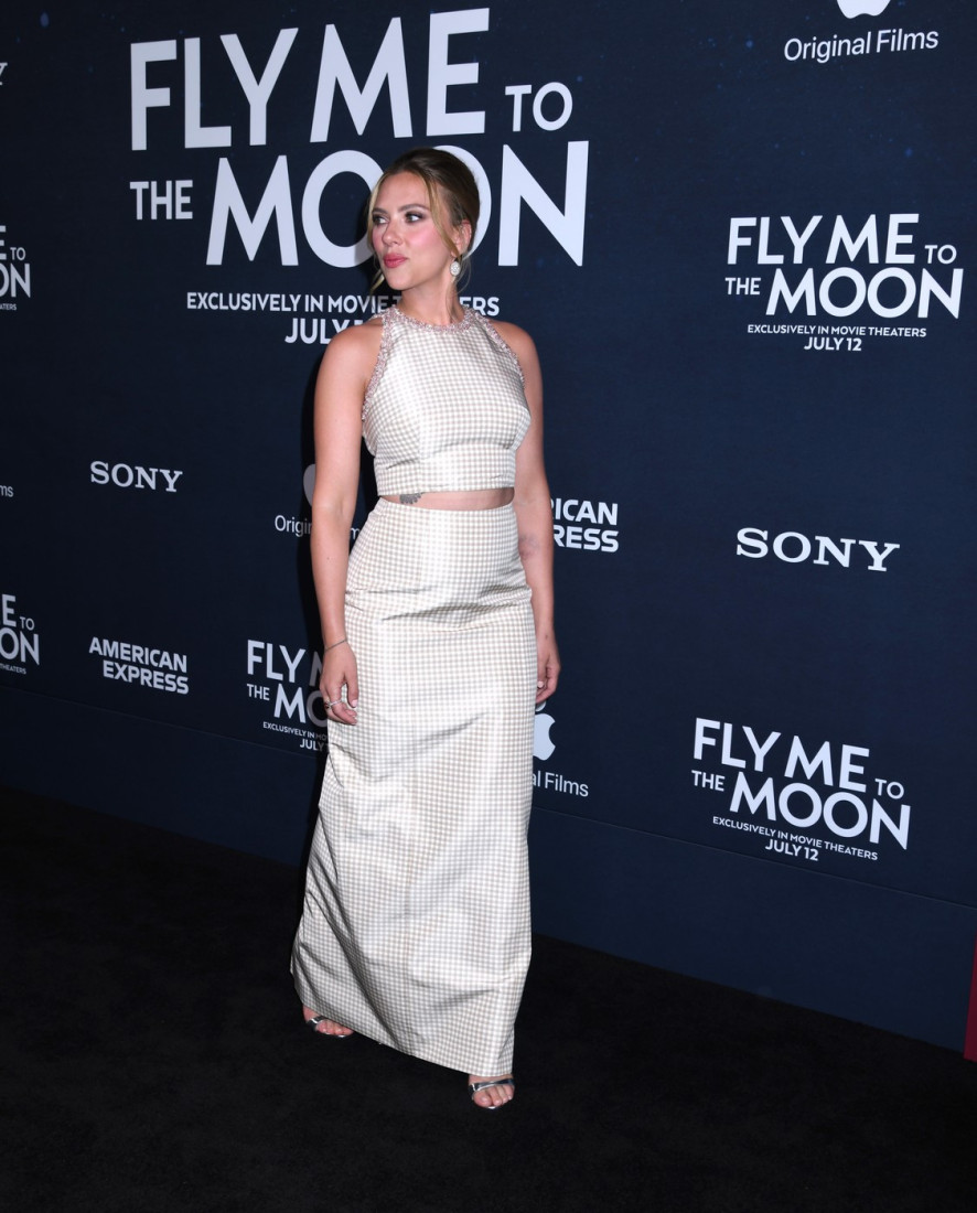 Odevna kombinacija koja ostavlja bez daha: Skarlet Džohanson zasenila sve prisutne na premijeri novog filma