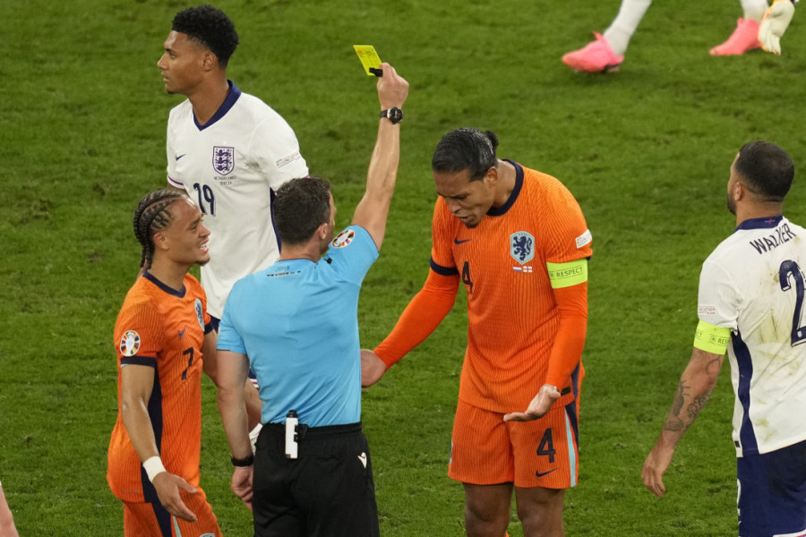 Kapitena Holandije pitali o kontroverznom sudiji: Hoćete da me uvalite u nevolju?