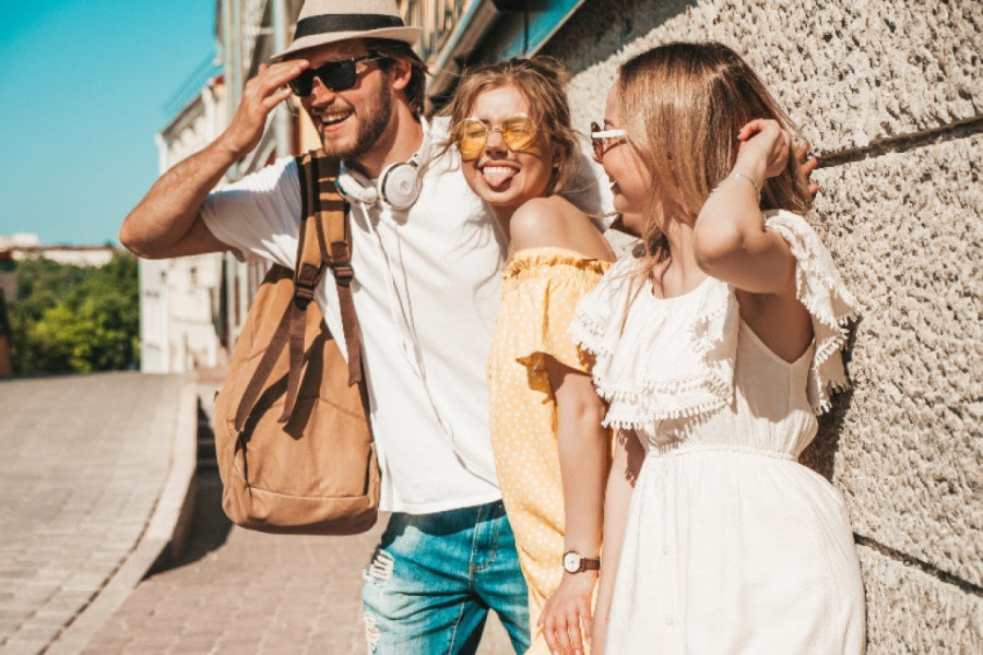 Pronicljivi i sa neponovljivim smislom za humor: Četiri horoskopska znaka koja ne mogu da odole šalama na račun prijatelja