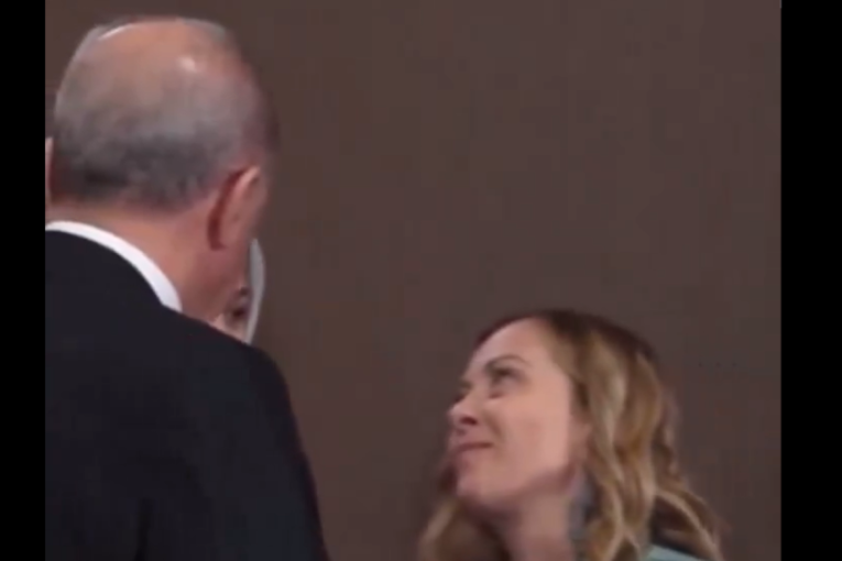 Đorđa Meloni ponovo hit na internetu: Zbog grimasa koje je pravila tokom razgovora sa Erdoganom svi pričaju o njoj (VIDEO)