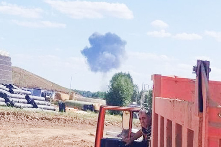 Zastrašujuće: Prvi snimci pada putničkog aviona kod Moskve (VIDEO)