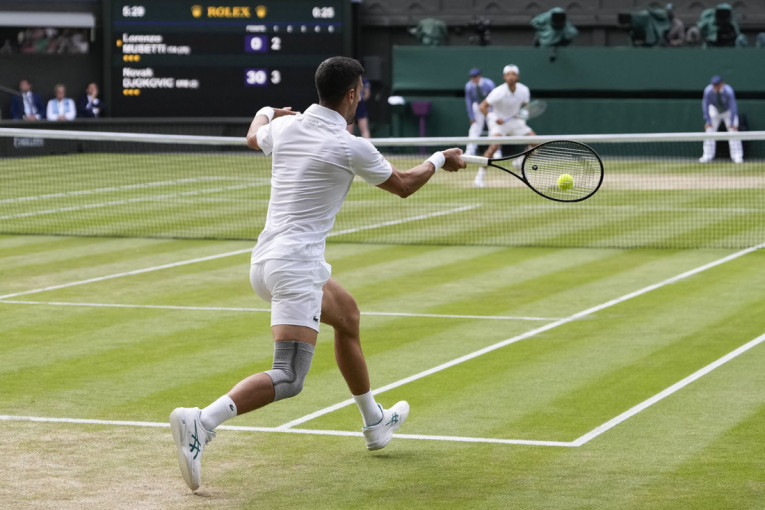 Nole kao furija do finala Vimbldona! Museti počišćen, a sad osveta Alkarazu!