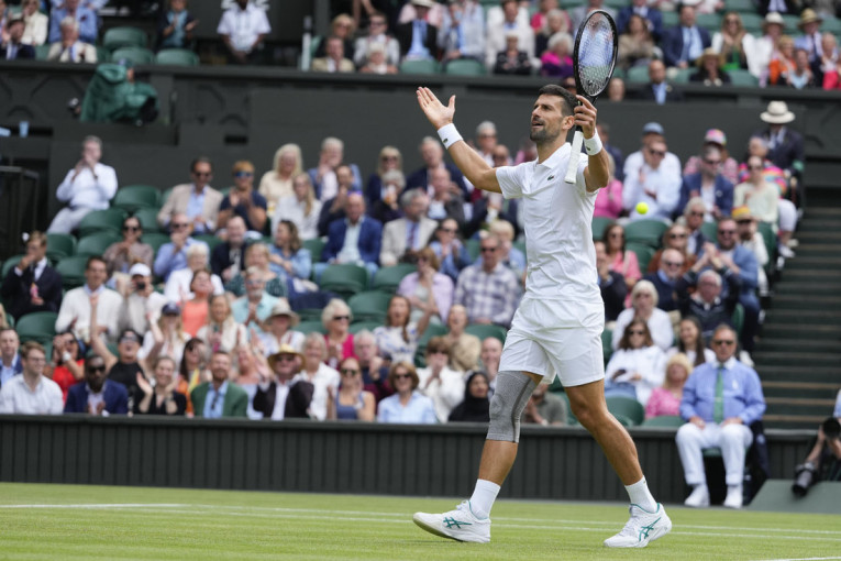 Nole kao furija do finala Vimbldona! Museti počišćen, a sad osveta Alkarazu!