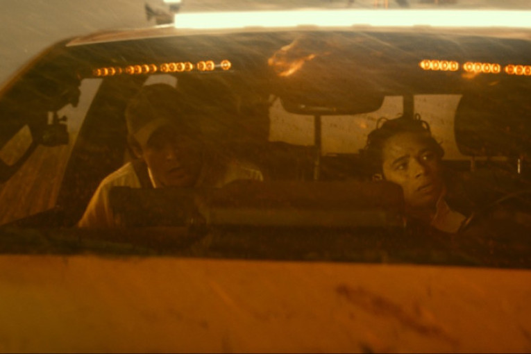 Neverovatno luda filmska avantura o užasnoj katastrofi! Grupa lovaca na oluje suočava se sa smrtonosnim naletom tornada (FOTO/VIDEO)