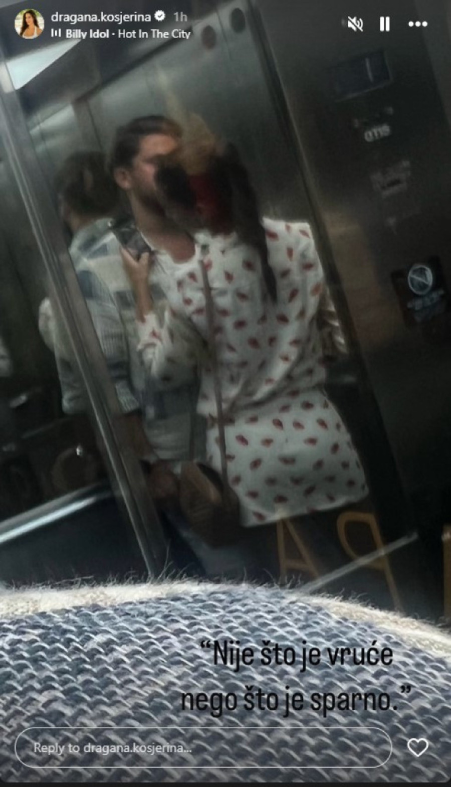 Vrela fotografija Dragane Kosjerine i njenog muža iz lifta: Posle venčanja se opustili (FOTO)