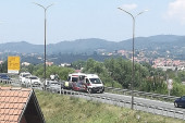Žestok sudar kod Požege: Jedna osoba povređeno, lekari iz Hitne pružaju pomoć (FOTO)