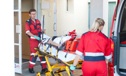 Poznata influenserka pregazila koleginicu sa estrade!