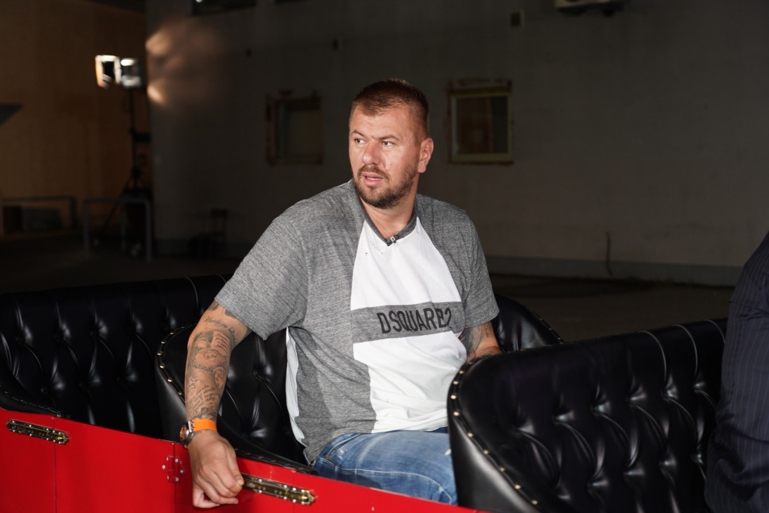 Stvari vredne hiljade evra, a tek da vidite enterijer: Zavirite u garderober Sanje Vučić! (FOTO)