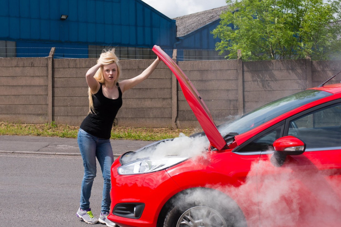 Točite gorivo sa upaljenim motorom automobila? Evo zašto jedna iskra može mnogo da vas košta