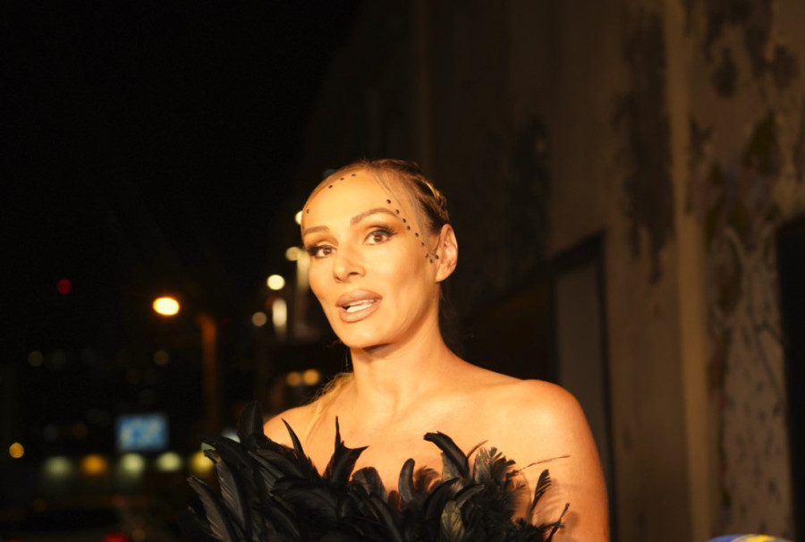 Na pragu šeste decenije, a i dalje bomba! Anabela Atijas u nikad vrelijem izdanju, pokazala atribute