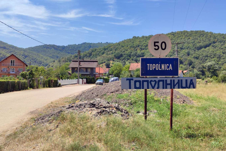 Sahranjen ubijeni bračni par u Majdanpeku! Uprkos vrućini duga povorka, ali jedna stvar na groblju je posebno bizarna