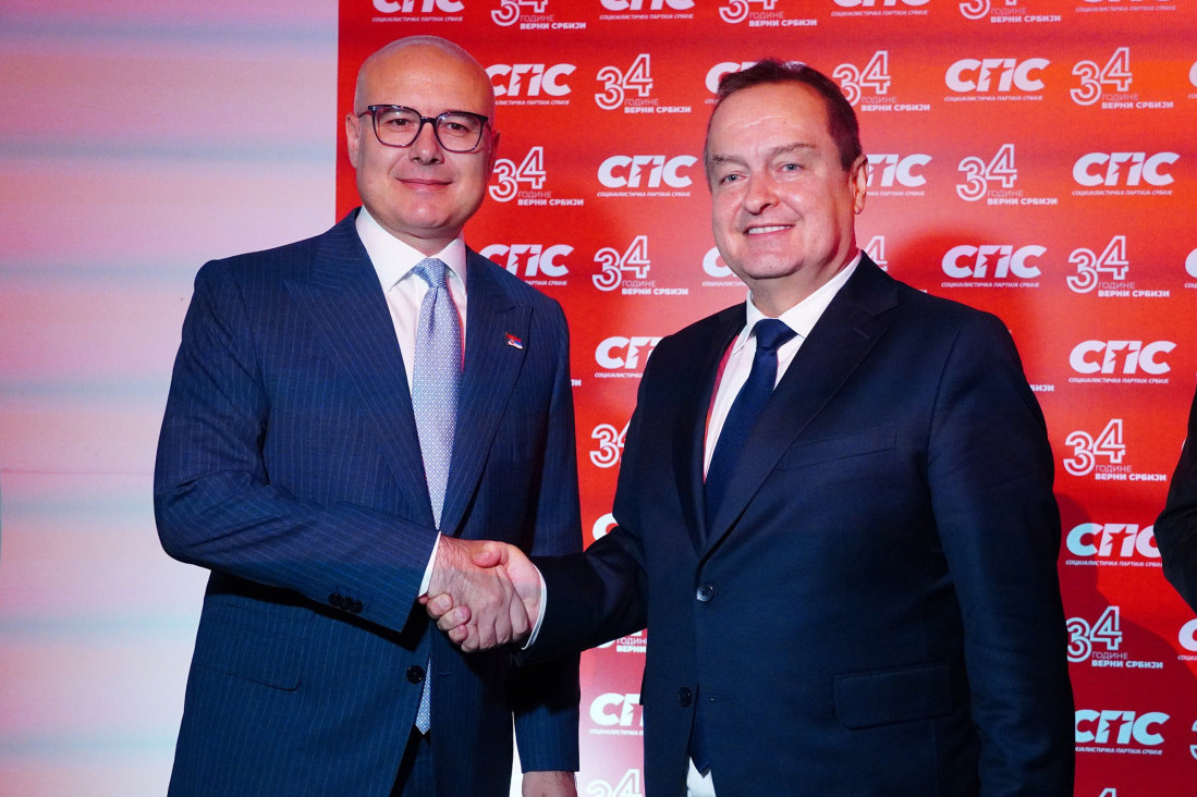 Premijer Miloš Vučević poželeo SPS-u mnogo uspeha u budućnosti i nastavak uspešne saradnje