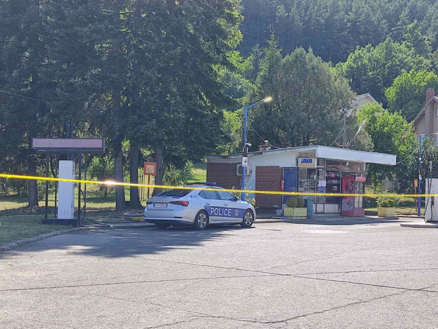 Žute trake na severu Kosova: Nastavlja se teror nad kosmetskim Srbima, ljudi su nasilno oterani sa radnih mesta, zatvorene pumpe NIS petrola