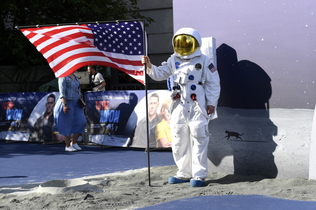 Da li je sletanje čoveka na Mesec moglo da bude izrežirano? Saznajte u novom filmu sa Skarlet Džohanson i Čeningom Tejtumom (FOTO/VIDEO)