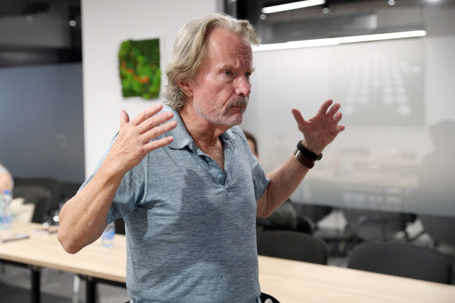 Džon Sevidž za 24sedam: Prepune fioke pištolja kojima očevi "čuvaju svoje domove", a onda ih otvore deca... (FOTO/VIDEO)