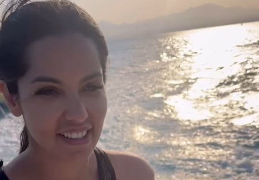 Od njenih oblina zastaje dah: Tanja Savić se skinula i pokazala čime raspolaže, pevačica nikad provokativnija