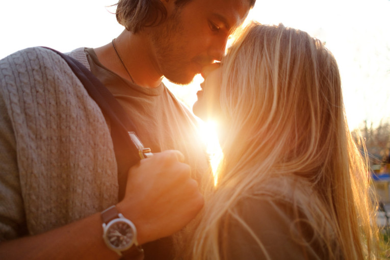 Ljubavni horoskop od 6. do 12. aprila: Rakovi treba da budu otvoreniji, Škorpije očekuje prava ljubav