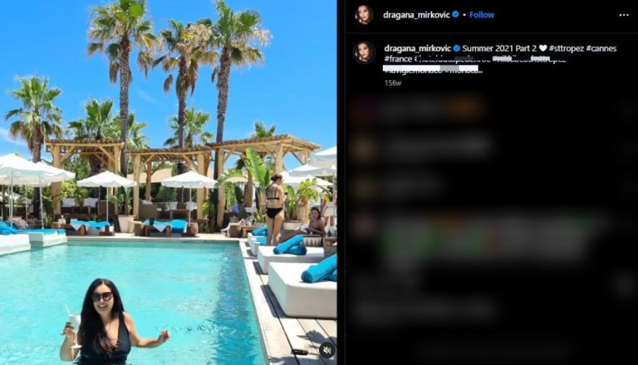 Jedine fotografije Dragane Mirković u kupaćem kostimu: Ovde je baš tako uživala za sve pare, pa i nazdravljala iz bazena!
