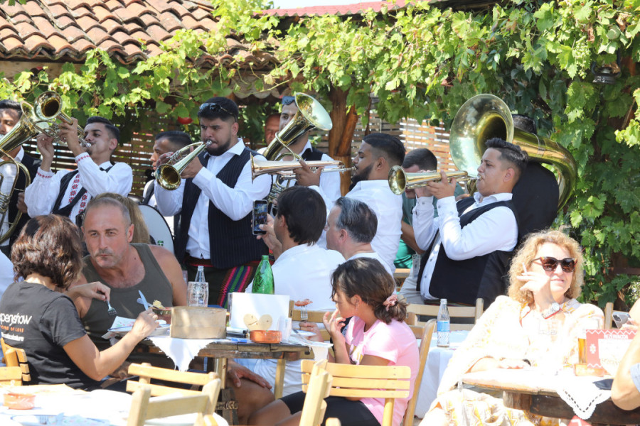 U čiju trubu duvaju srpski trubači?