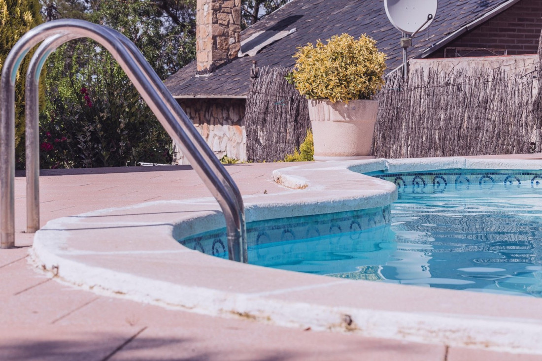 Prvomajski beg iz grada: Vikendice planule, cene idu od 50 do 800 evra za noć!