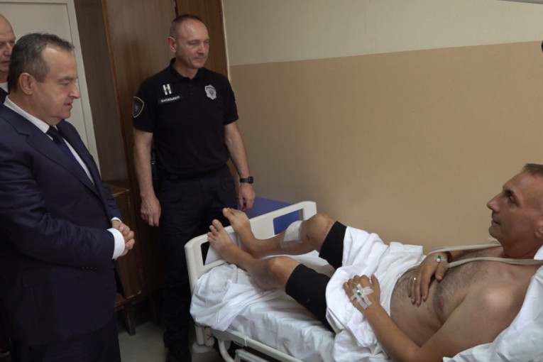 Dačić posetio povređenog policajca iz Loznice! On se suprotstavio albanskom teroristi! (FOTO/VIDEO)