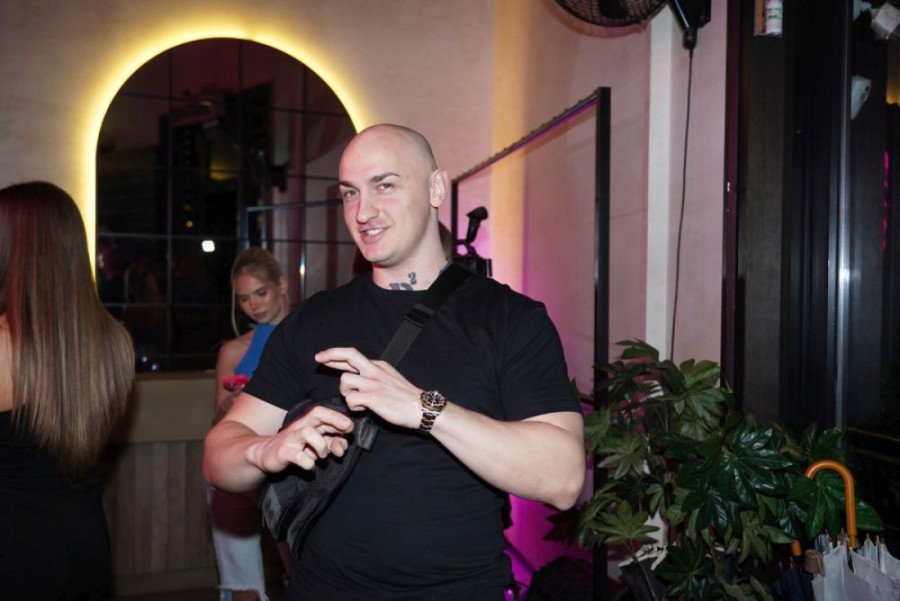 "Ako se mojoj ćerki bude sviđalo da joj neko pljuje u usta, neka pljuje": Nova izjava Desingerice će razbesneti mnoge