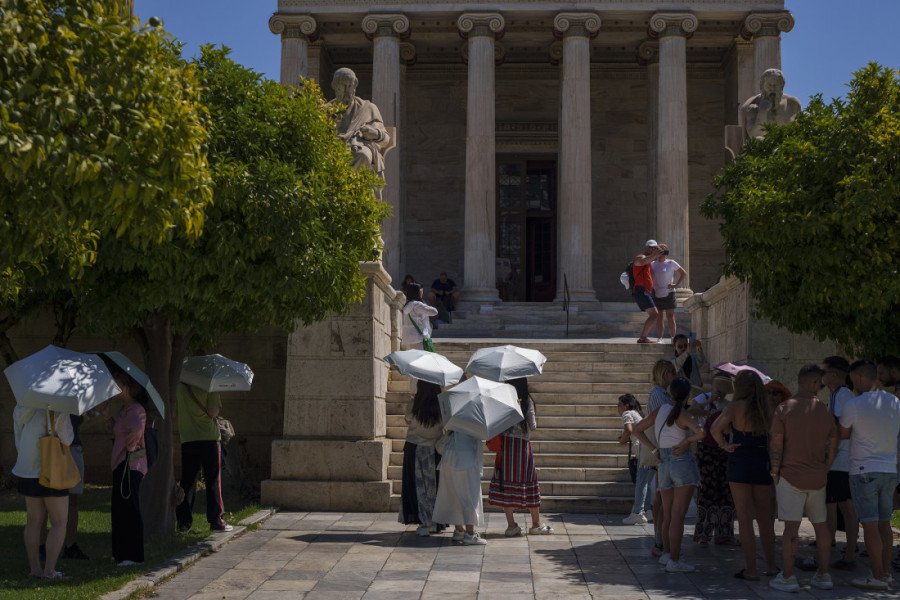Toplotni talas zahvatio Evropu! U Italiji je u 14 gradova na snazi najviši nivo uzbune: Vrućina ubija 3.000 ljudi godišnje i biće sve gore