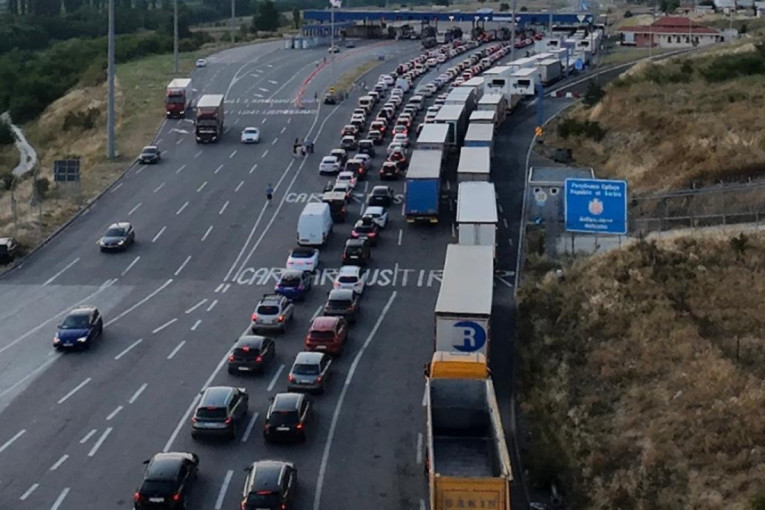 Haos na ovom graničnom prelazu! Na izlazu iz Srbije se čeka i do 3 sata, a kakva je situacija na ostalim granicama