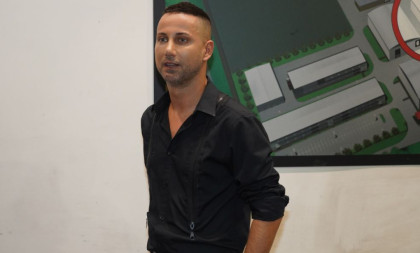 Evo kako Đedović izgleda posle zahvata: Oglasio se s infuzije! (FOTO)