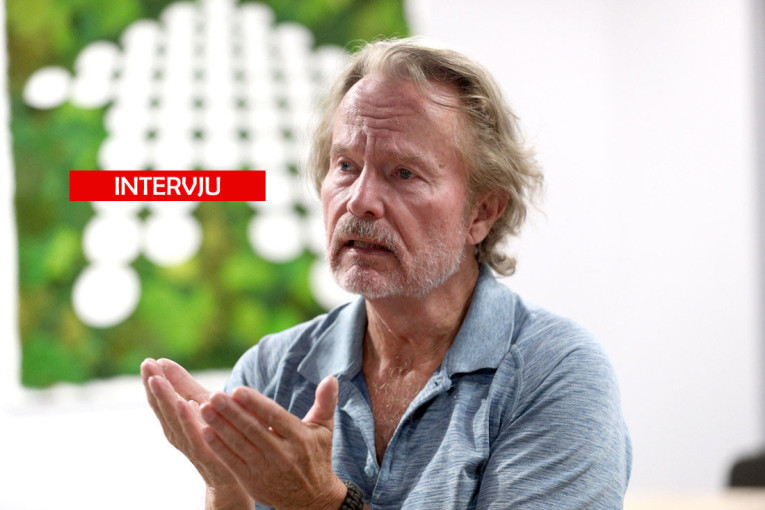 Džon Sevidž za 24sedam: Prepune fioke pištolja kojima očevi "čuvaju svoje domove", a onda ih otvore deca... (FOTO/VIDEO)