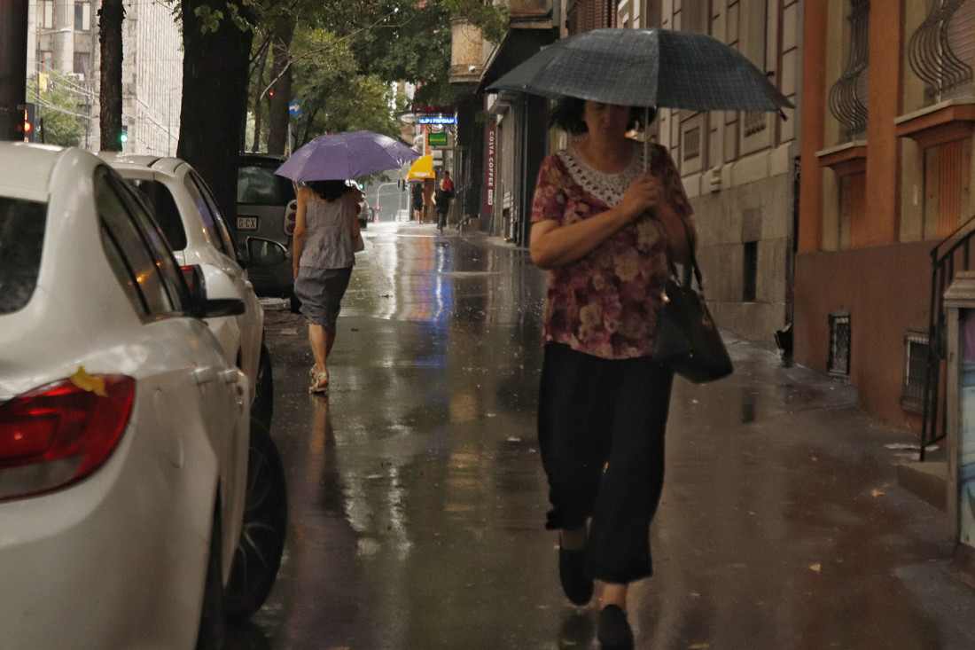 Vreme danas toplo, ali nestabilno: Očekuju nas pljuskovi sa grmljavinom, posebno u ovom delu Srbije