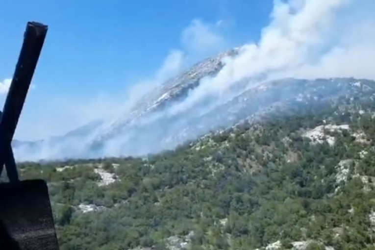 Na terenu šest vatrogasnih ekipa: Veliki požar u Podgorici!