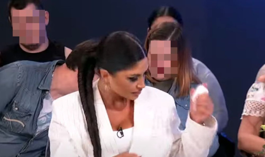 Jelena „udarila" Ivana gde ga najviše boli, pa palo pljuvanje u programu uživo! Žestok okršaj bračnog para: Strašne uvrede su „letele"!