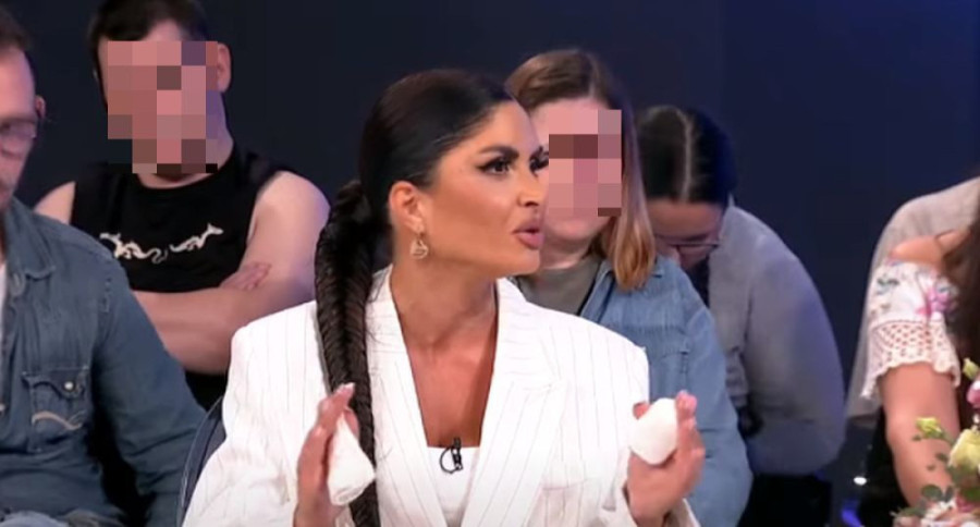 Jelena „udarila" Ivana gde ga najviše boli, pa palo pljuvanje u programu uživo! Žestok okršaj bračnog para: Strašne uvrede su „letele"!