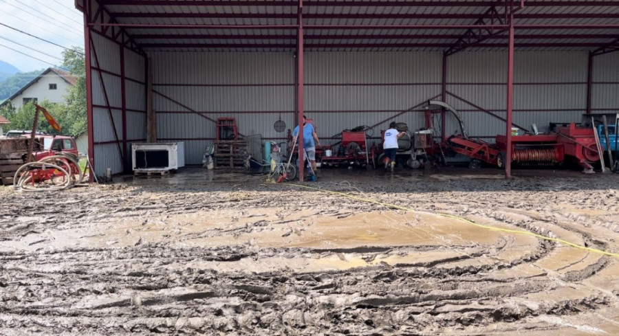 Katastrofa u Arilju - potopljena domaćinstva, voda ušla i u hladnjaču: Vanredna situacija proglašena u šest sela