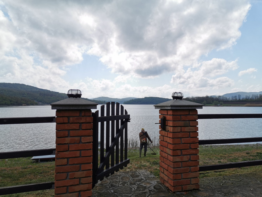Gružansko jezero i sela u okolini Knića su pravi raj! Destinacija sve popularnija za ljude koji stvarno žele da se odmore (FOTO)