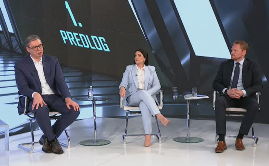 Vučić u Hit Tvitu: Već 12 godina slušam "nećete moći na dve stolice", a mi imamo samo jednu - srpsku!