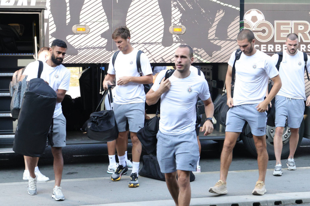Partizan otputovao u Poljsku: Trojica golmana i novajlije na spisku za Dinamo (GALERIJA)