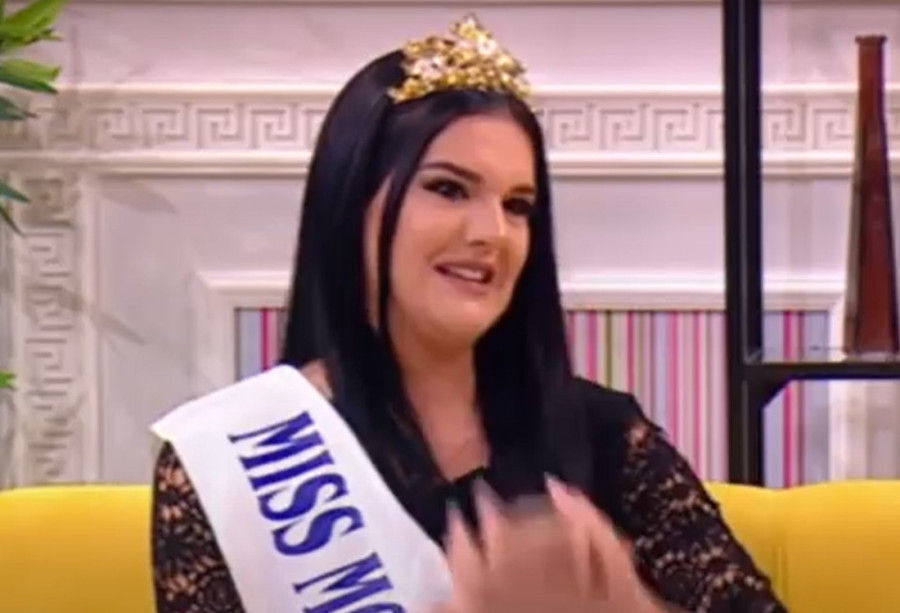 Tanke usne, crna kosa, malo ko bi je prepoznao! Evo kako je izgledala Jovana Ljubisavljević pre svih estetskih intervencija