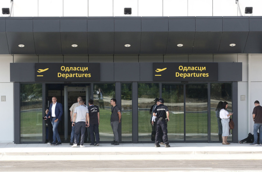 Otvorena nova zgrada terminala na niškom aerodromu - Predsednik Vučić: Predviđeno je dodatnih 60 miliona evra ulaganja (VIDEO)
