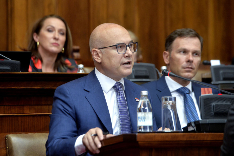 Premijer Vučević jasan: "Niko nije ni blesav, ni lud, da ugrožava bilo koji deo Srbije i da se igra sa sudbinom sopstvenog naroda"