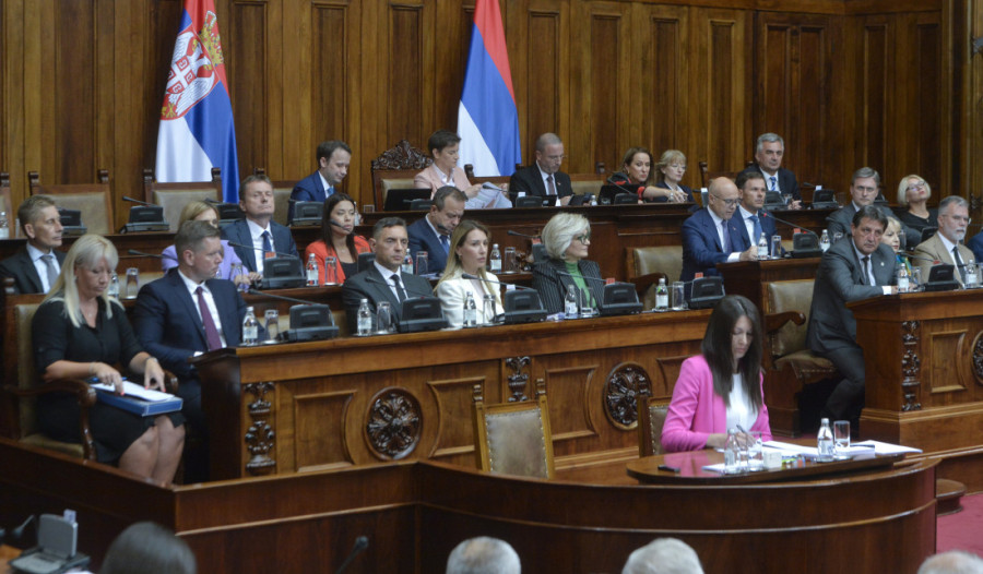 Završena vanredna sednica Skupštine Srbije: Nastavak sutra u 10 sati